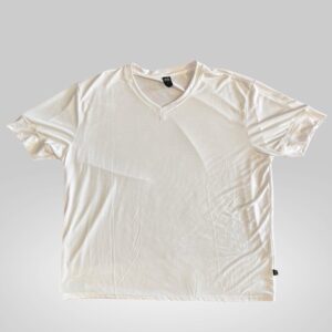 Remera lisa de algodon con escote en v | Remeras | Negro, Blanco | Fesera La Plata | La Plata, Argentina