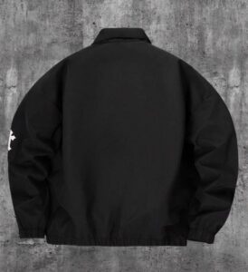 Campera estilo chaqueta negra estampada | Camperas | NEGRO | Fesera La Plata | La Plata, Argentina